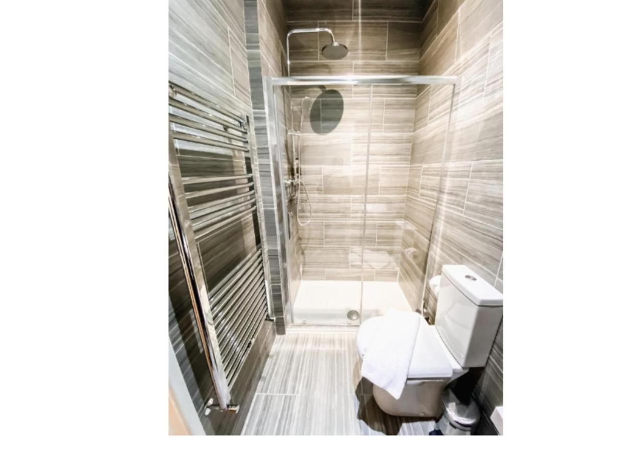 לונדון Putera Puteri Residence מראה חיצוני תמונה